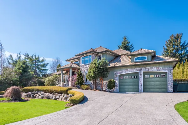beautiful-exterior-of-newly-built-luxury-home-yar-2025-10-28-21-32-42-utc-695532b7295e9