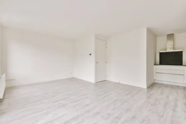 interior-of-en-empty-hall-2025-02-10-05-53-16-utc-685a8921915dd