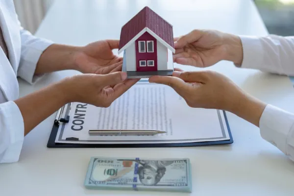 real-estate-brokerage-agent-deliver-samples-of-hom-2025-02-18-08-37-05-utc-685cfa67d2996